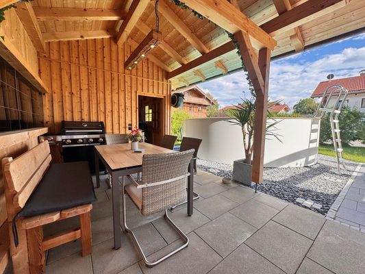 Freisitz mit Geräteschuppen