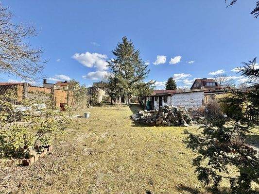 mittlere Grundstücksansicht