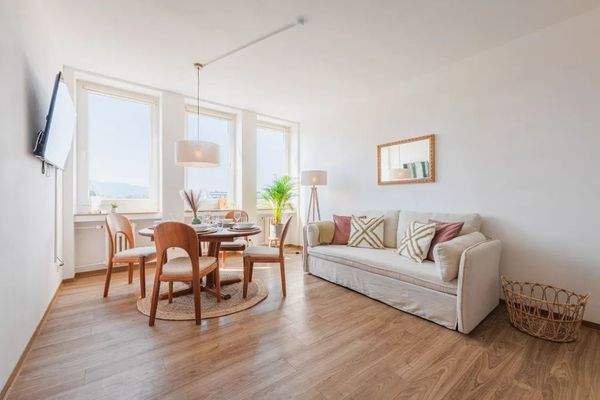 1982e786-0420-473d-a355-825492dd6523