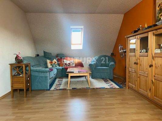 Großes Wohnzimmer im Obergeschoss