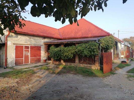 Haus + Garage + Terasse