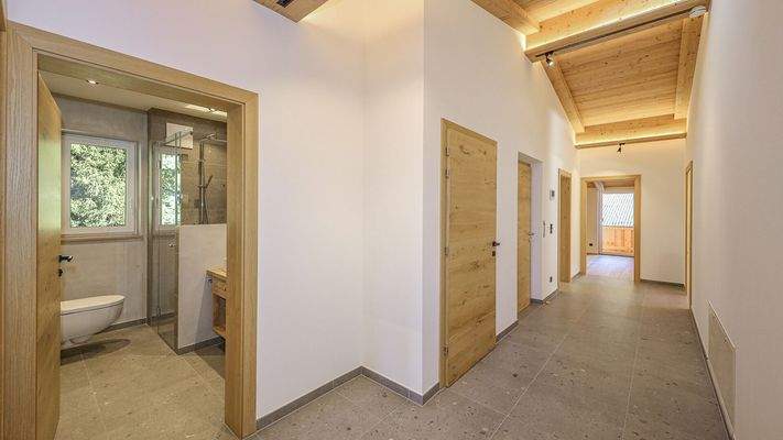 KITZIMMO-Neubau-Penthouse mit Panorama-Ausblick in sonniger Lage - Immobilien Aurach.