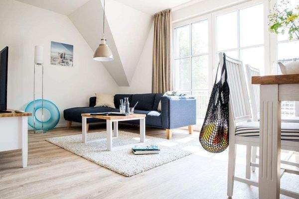 Heller Wohnbereich.jpg