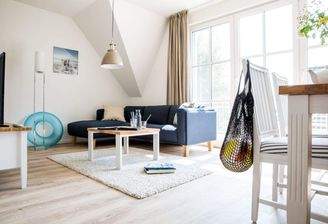 Heller Wohnbereich.jpg