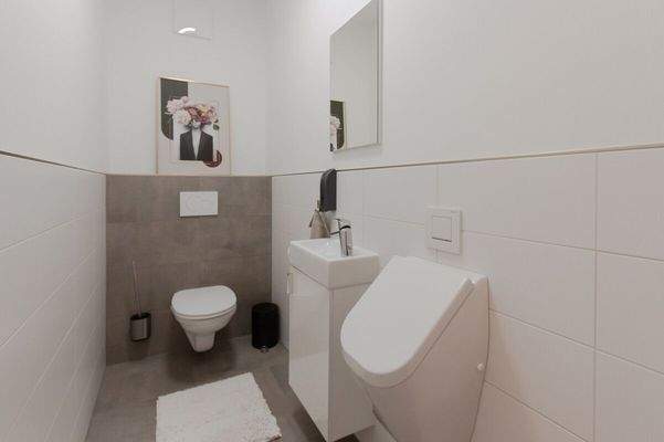 13 ETW Mauthausener Str. Enns WC