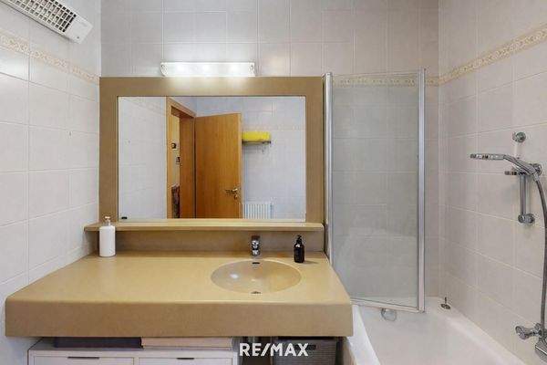 Landeck - Haus EG - Badezimmer