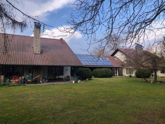 Beide Häuser von hinten mit Schwimmbad.jpg