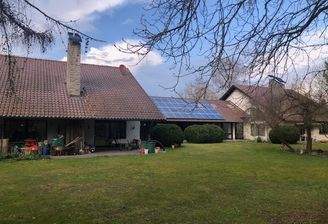 Beide Häuser von hinten mit Schwimmbad.jpg