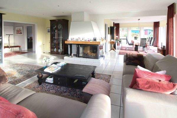 Wohnbereich mit Kamin