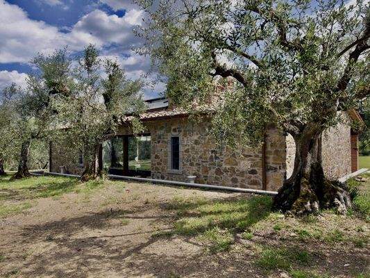 12 Hektar grosser Landsitz mit Panoramaausblick, Pool in Val di Chiana