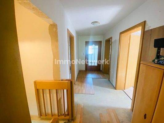 Flur 2 OG DG Wohnung