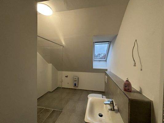 20251210_142406957_iOS