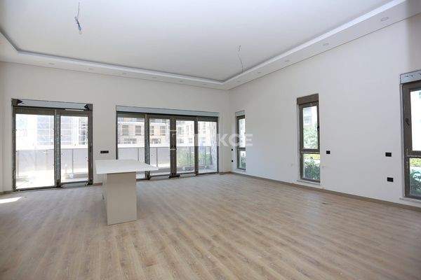 Detached Villa for Sale in an Elite Complex in Altıntaş