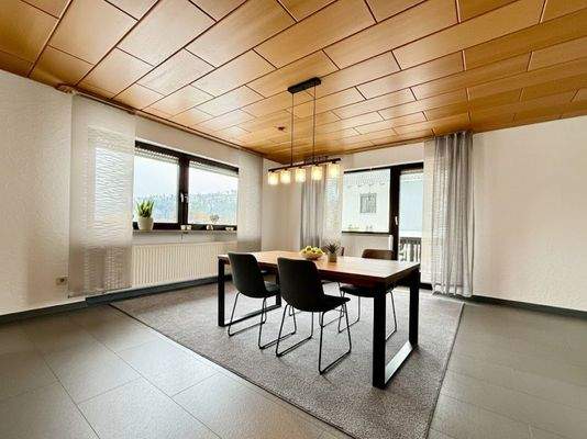 Essbereich (KI möbliert)