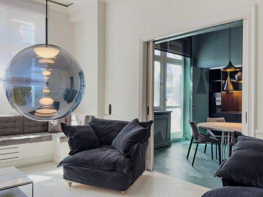 Wohnzimmer mit Blick zur Küche