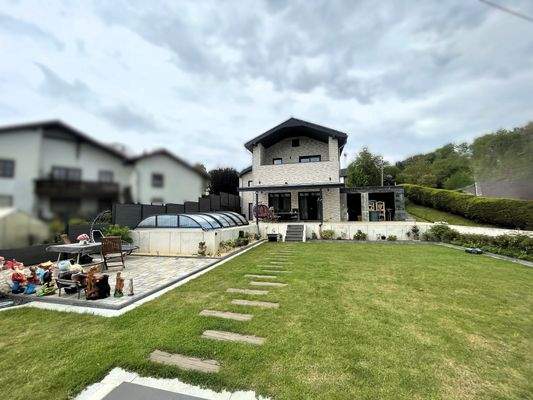 78. Hausansicht vom Garten.JPG