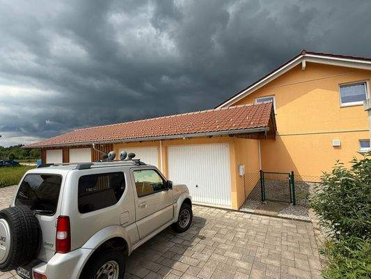 vier Garagen vielseitig nutzbar