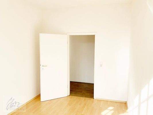 Kinderzimmer mit Blick Richtung Flurbereich