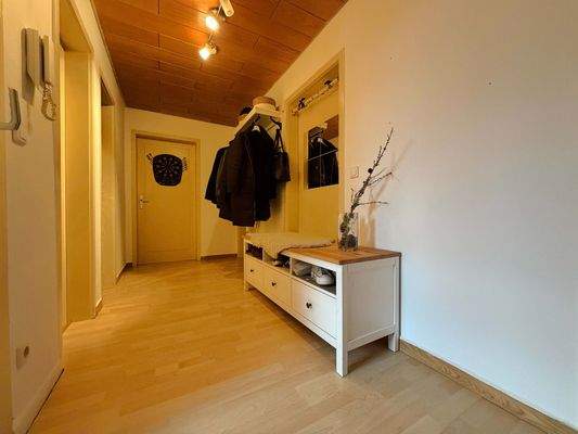 EG Flur: Eingangsbereich mit Platz zum Ankommen