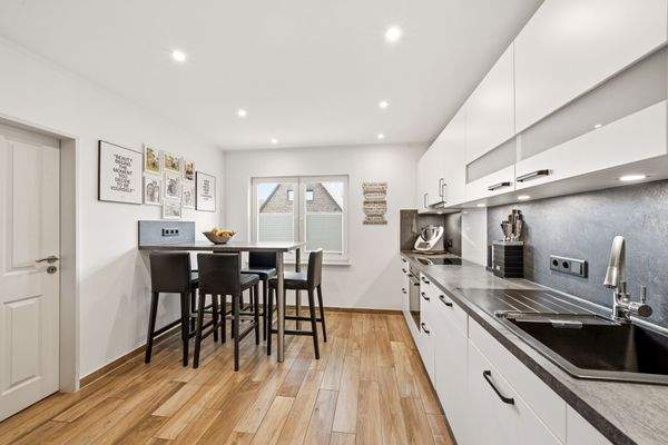 Küche mit Essbereich