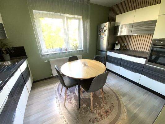 Praktische Wohnküche (NICHT im Kaufpreis enthalten)