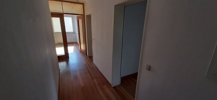 20 - Eingang in die Wohnung.jpg