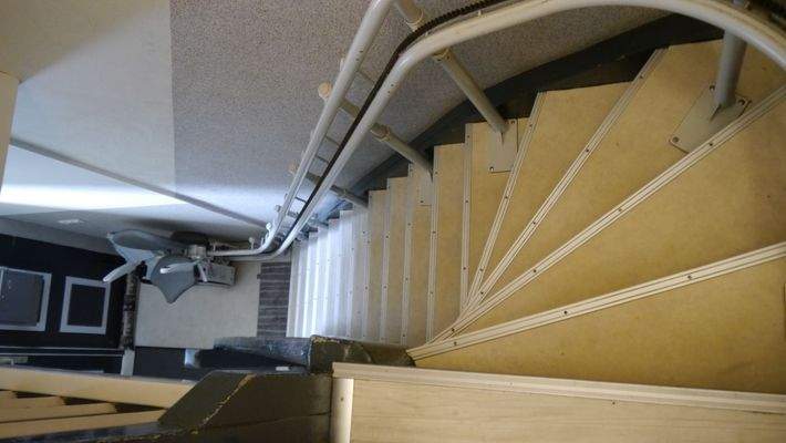 Treppe mit Lift