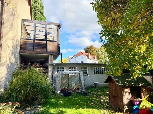 Blick zur Doppelgarage