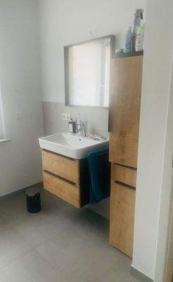 Badezimmer mit Dusche & Wanne im OG