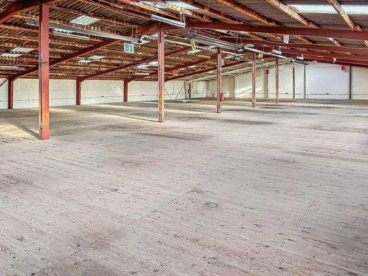 Halle 2. Ebene rückbaubar