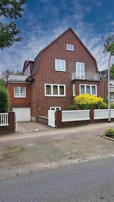 Süd-Südwest: Garagenzufahrt