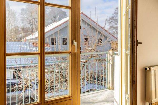 Licht, Holz & Wohngenuss – Charme pur auf drei Etagen mit Schwedenofen und stilvoller Wendeltreppe