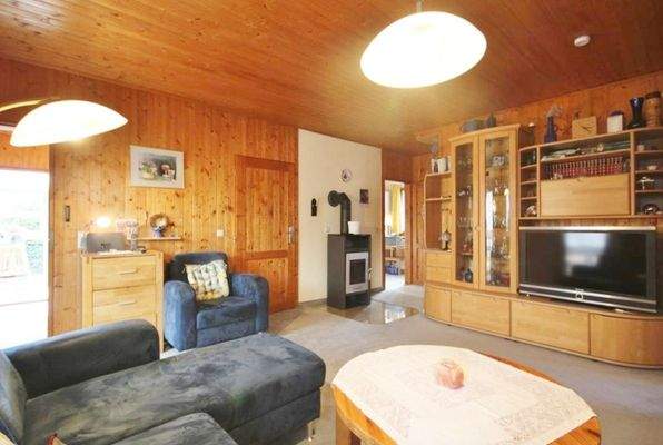 Wohnbereich mit Blick zum Flur (EG)