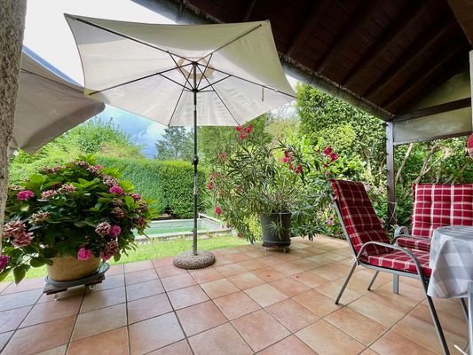 überdachte Terrasse