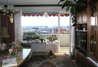 Wohn-Esszimmer mit Aussichtslage