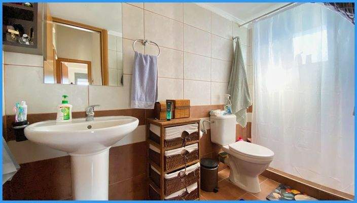 b5ef44e095fe4079a3d6bb990e16a850-original