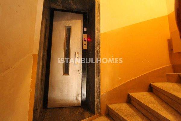 Duplex 4-Bedroom Flat 350 m off Sea in İstanbul Beyoğlu