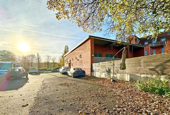 Stellplatzfläche (Ein Stellplatz im Sondernutzungsrecht - aktuell mit Wallbox)