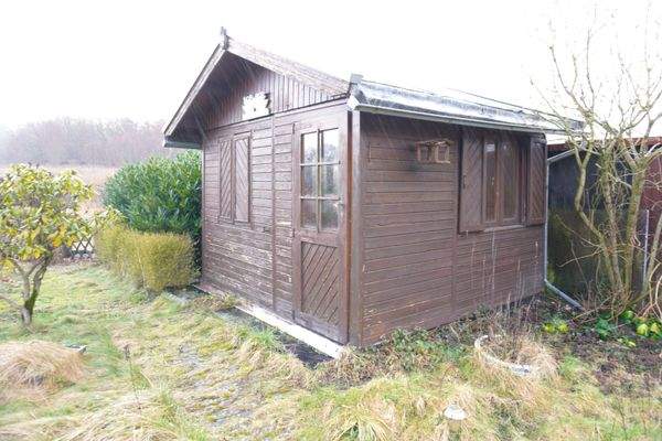 Garten mit Gartenhaus