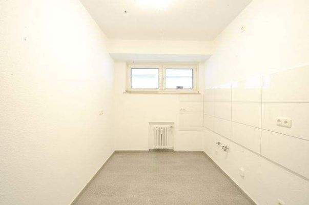 moderne Küche mit Granitboden