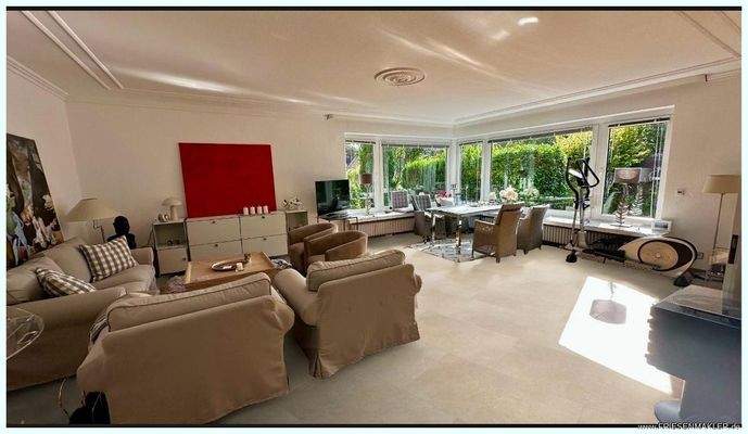 KI anderer Bodenbelag