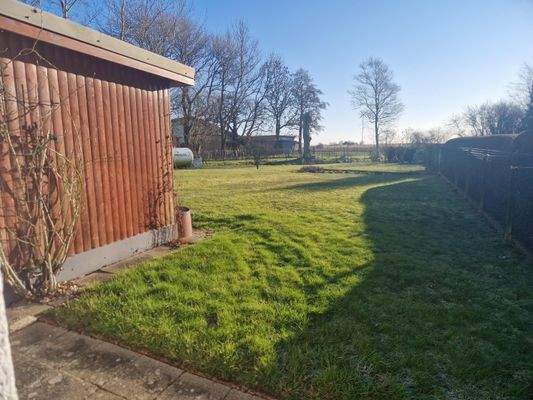 Blick in den grünen Garten