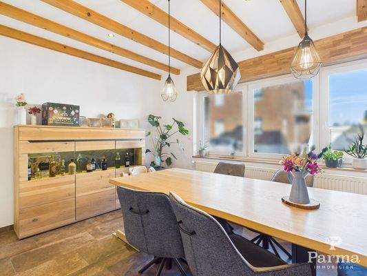 offene Küche mit Essbereich