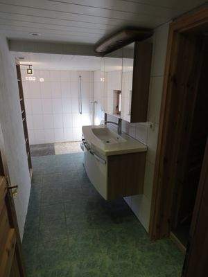 Waschgelegenheit im Bad    