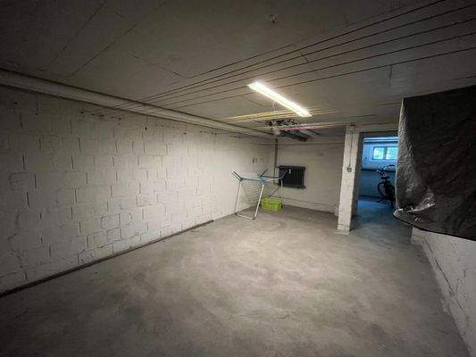 Wäsche- Trockenraum KG