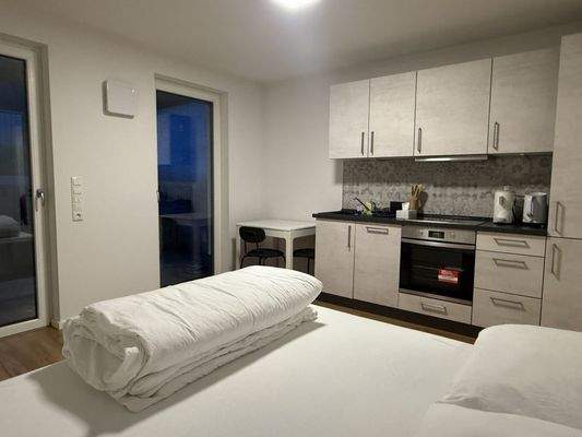 offener Wohnbereich mit Terrassenzugang