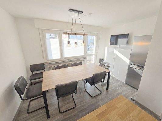 gr. Küche mit Zugang zum Garten