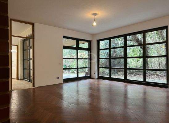 Esszimmer KI-Bearbeitet