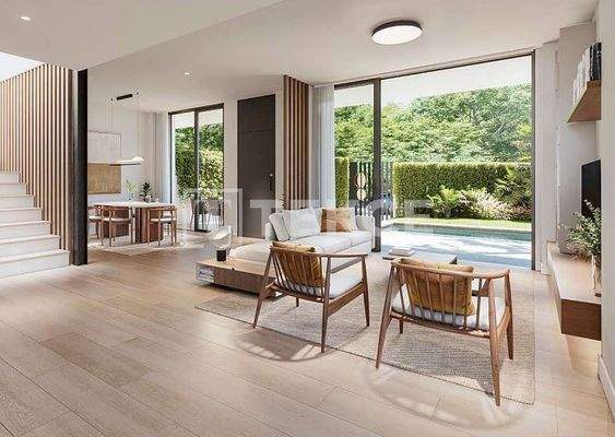 Townhouses with a Private Garden in Prime Location in Malaga