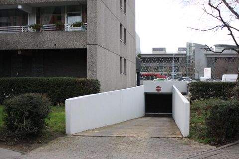 Neuss Garage, Neuss Stellplatz